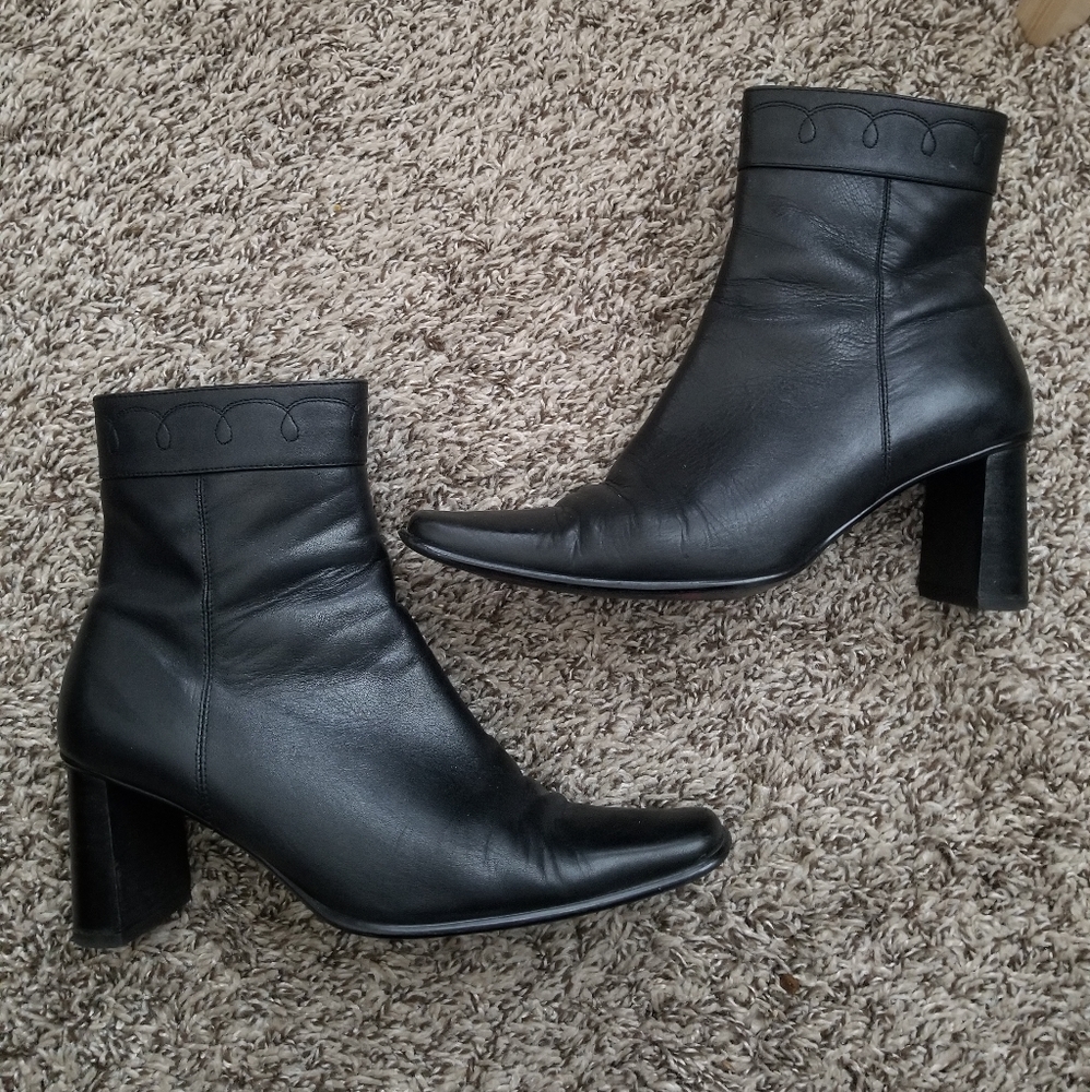 Black heel booties